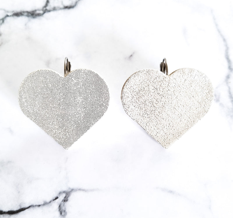 Nouvelle Zealande Chic Earrings - Large Heart Silver