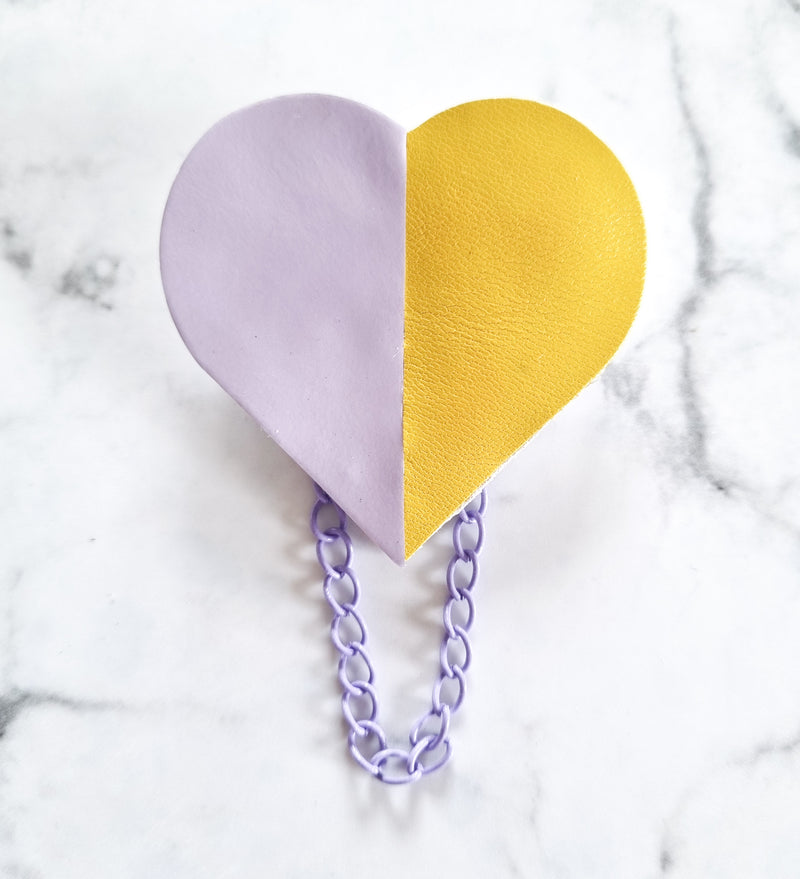 Nouvelle Zealande Chic Brooch - Heart Yellow Mauve