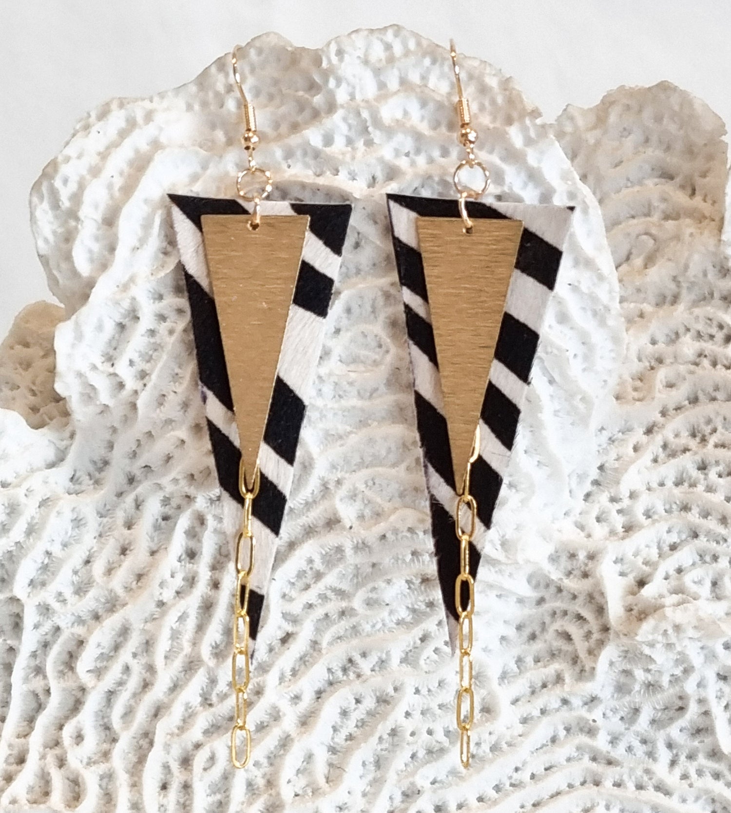 Nouvelle Zelande Chic Earrings - Hanging Triangles