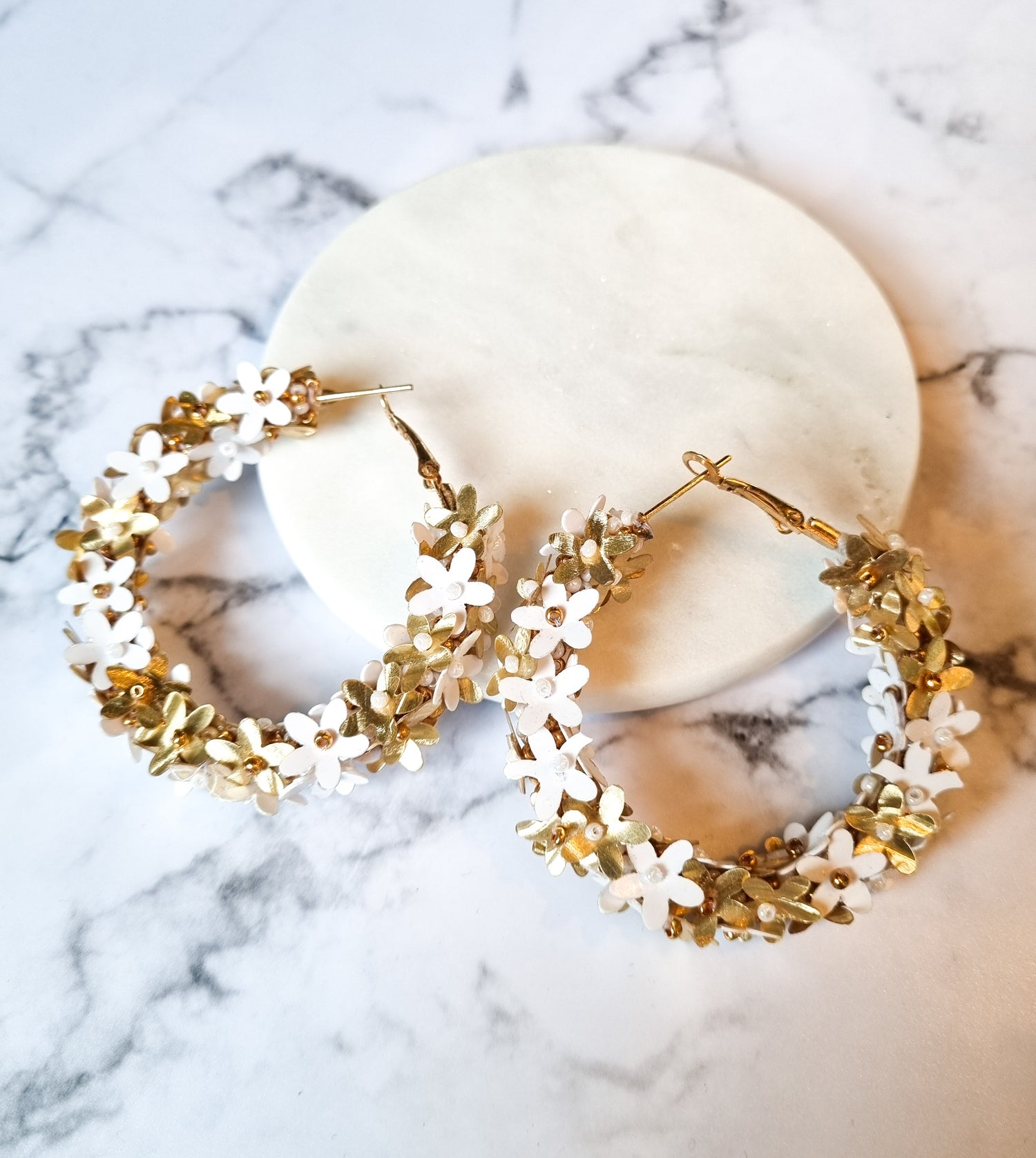 New York Chic Earrings- FHWHT/GO