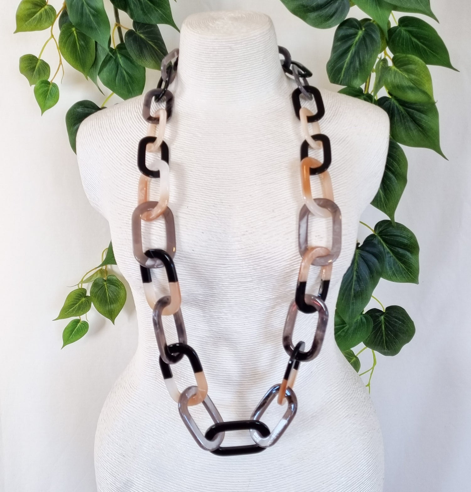 Saint Germain Contemporary Chic Necklace - BLKTORTRES