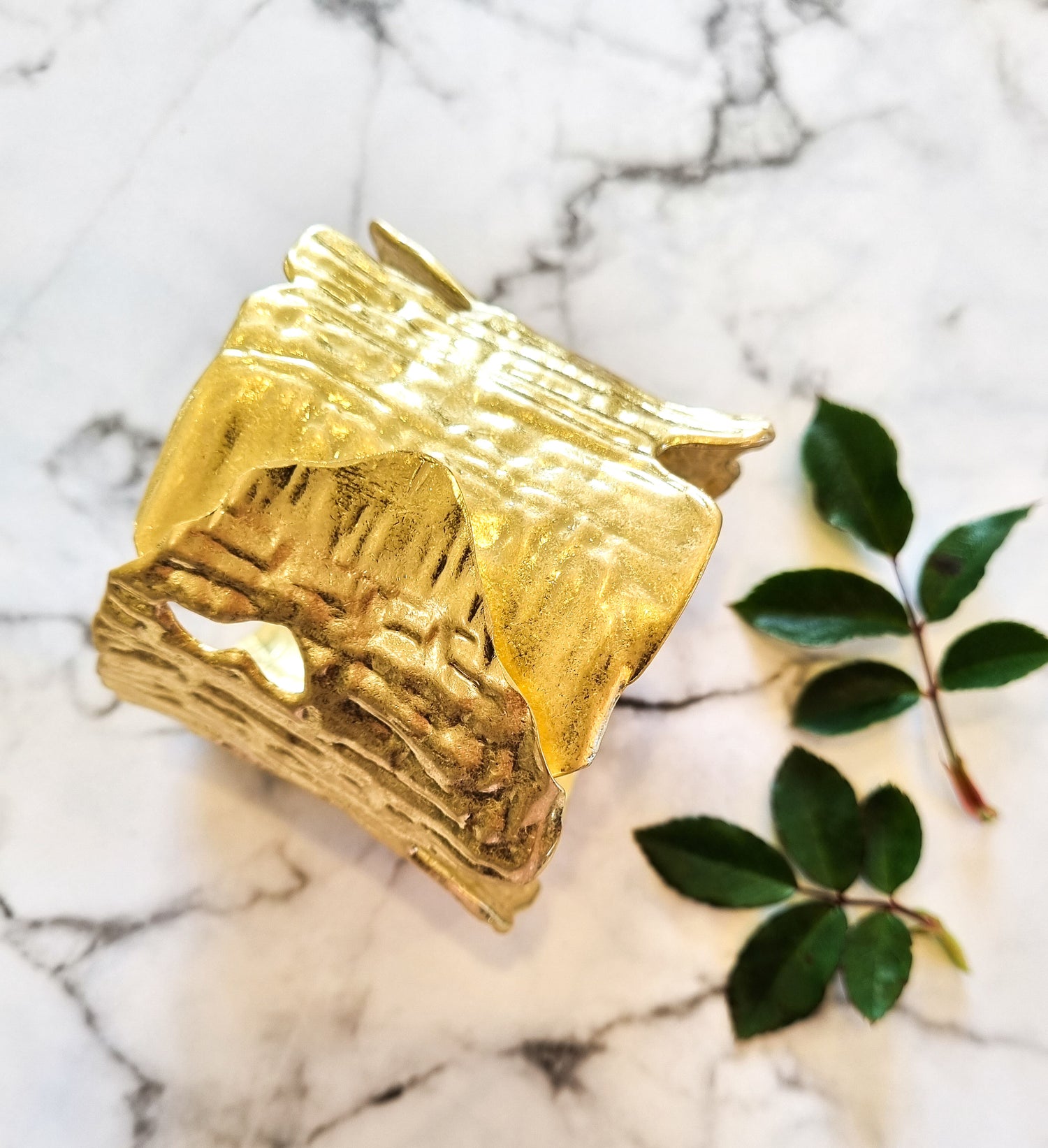 Saint Germain Contemporary Chic Bracelet - EDGGO