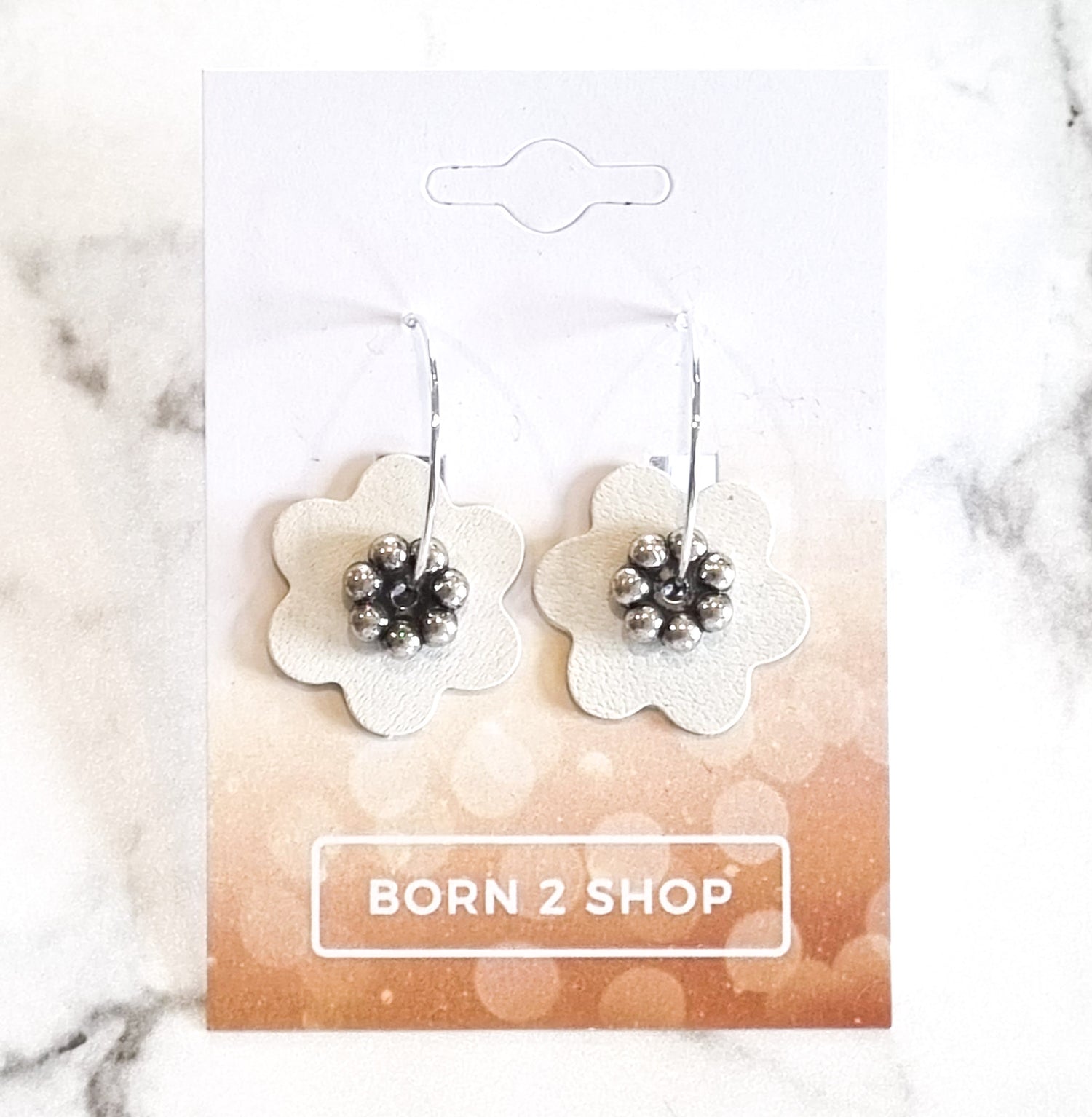 Nouvelle Zealande Chic Earrings - Flowers White Silver