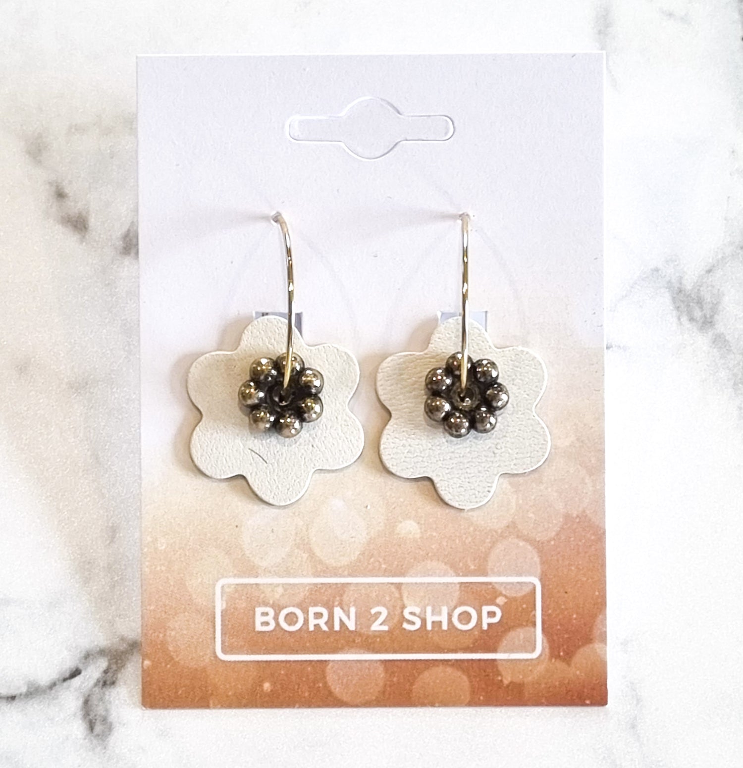 Nouvelle Zealande Chic Earrings - Flowers White Gold