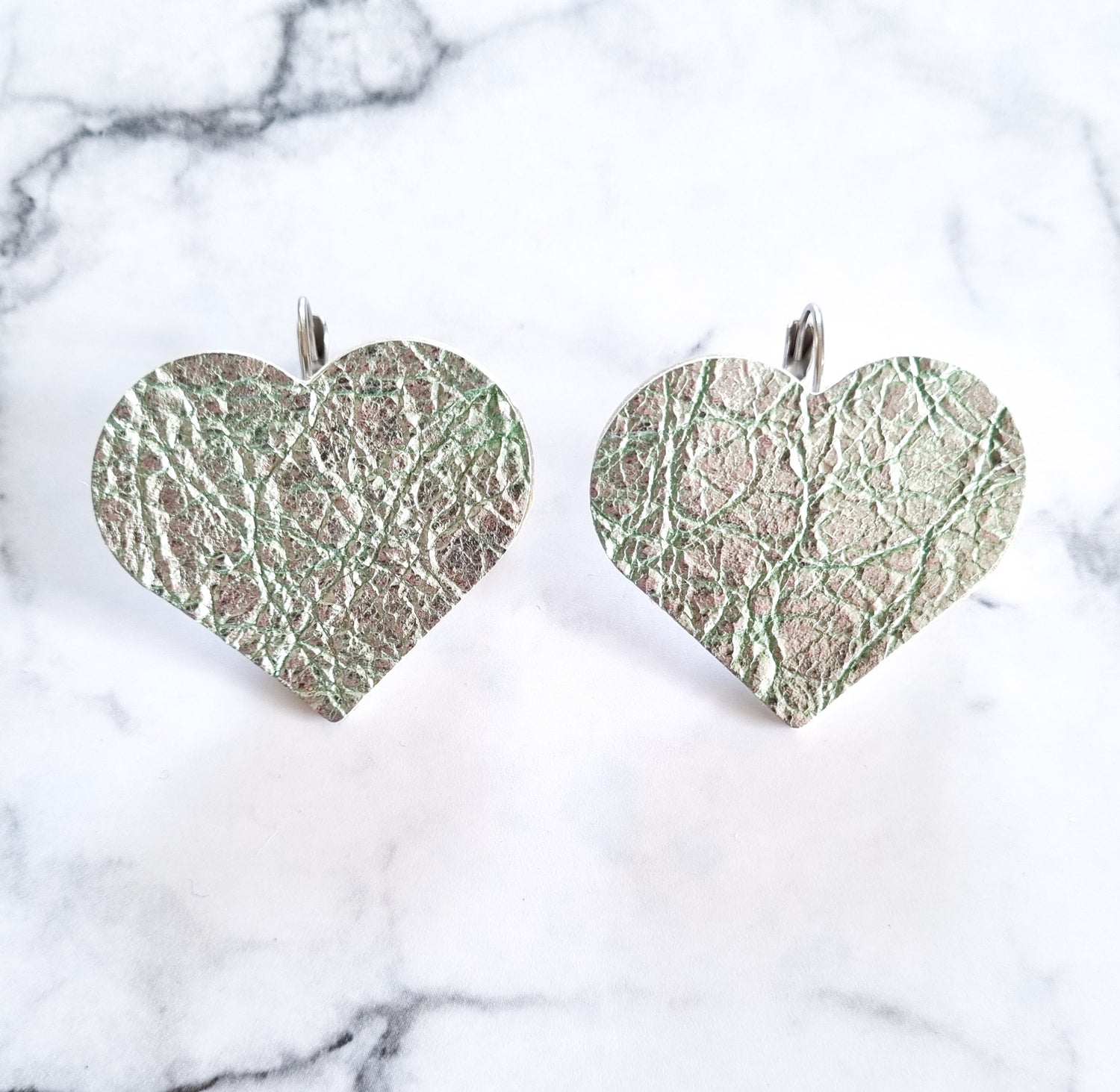 Nouvelle Zealande Chic Earrings - Large Heart Mint Shine