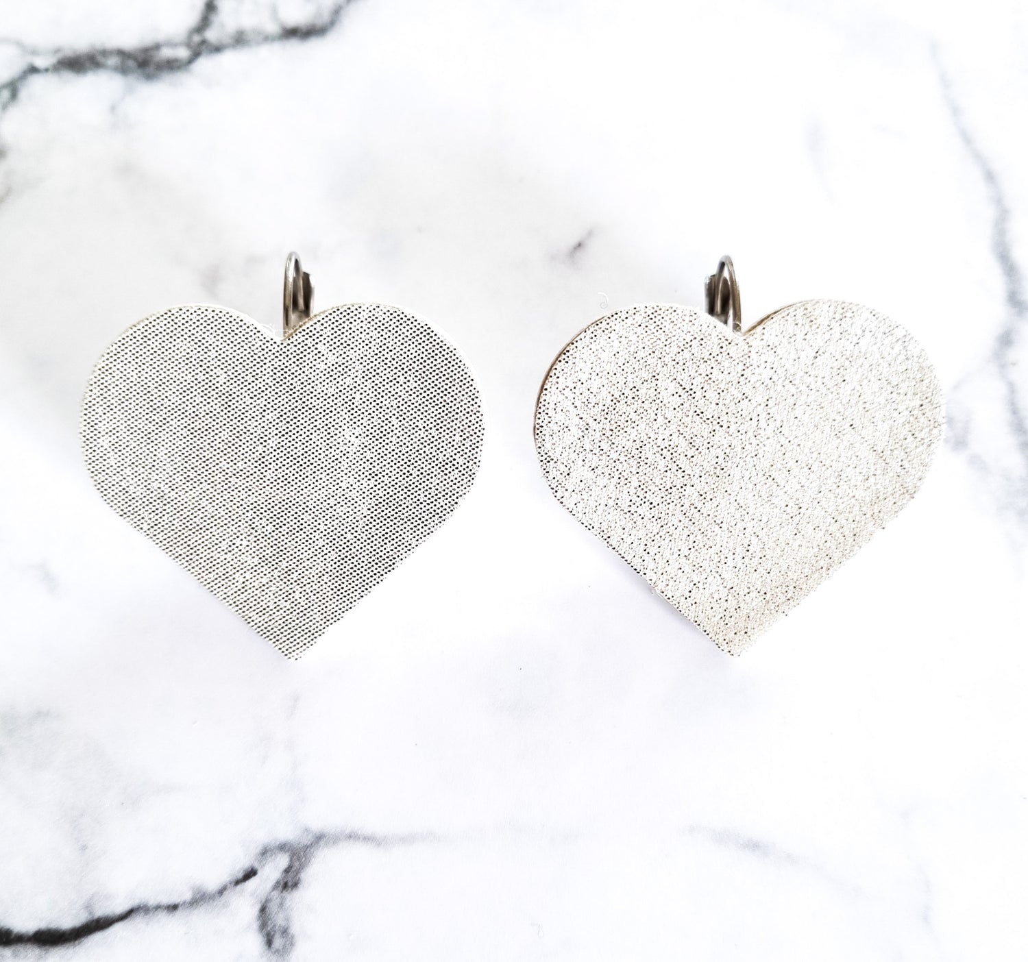 Nouvelle Zealande Chic Earrings - Large Heart Silver
