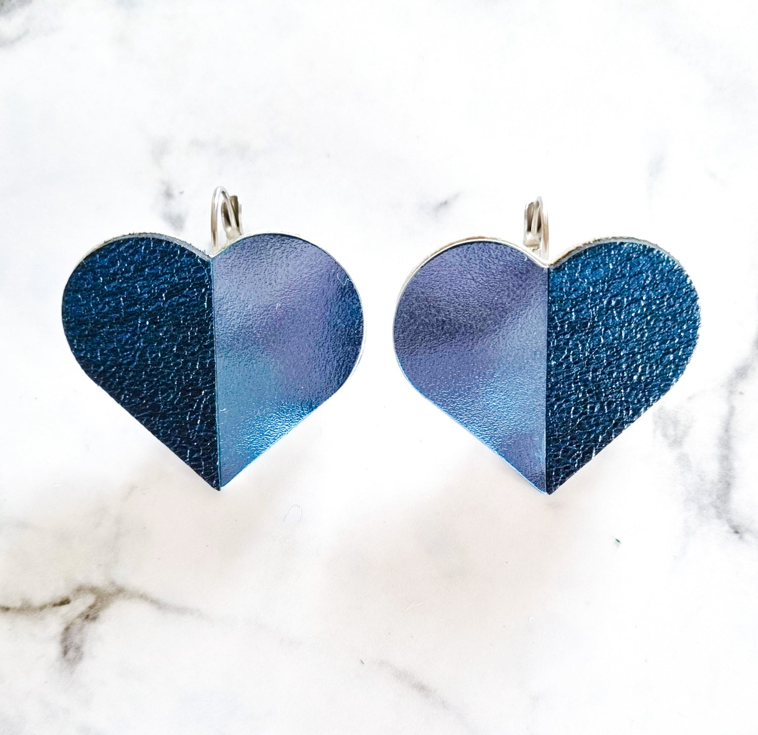 Nouvelle Zealande Chic Earrings - Large Heart Navy Shine