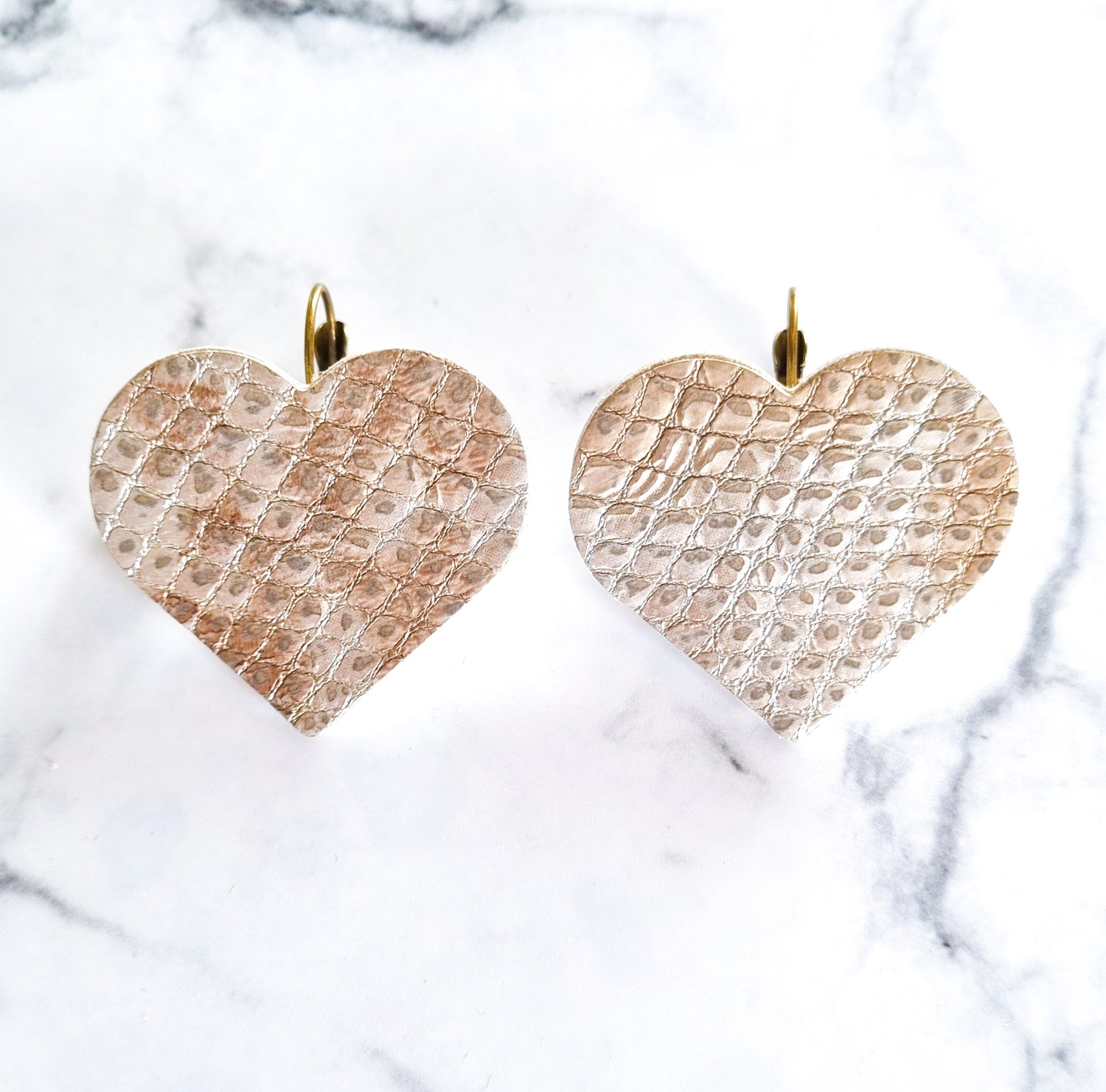 Nouvelle Zealande Chic Earrings - Large Heart Gold