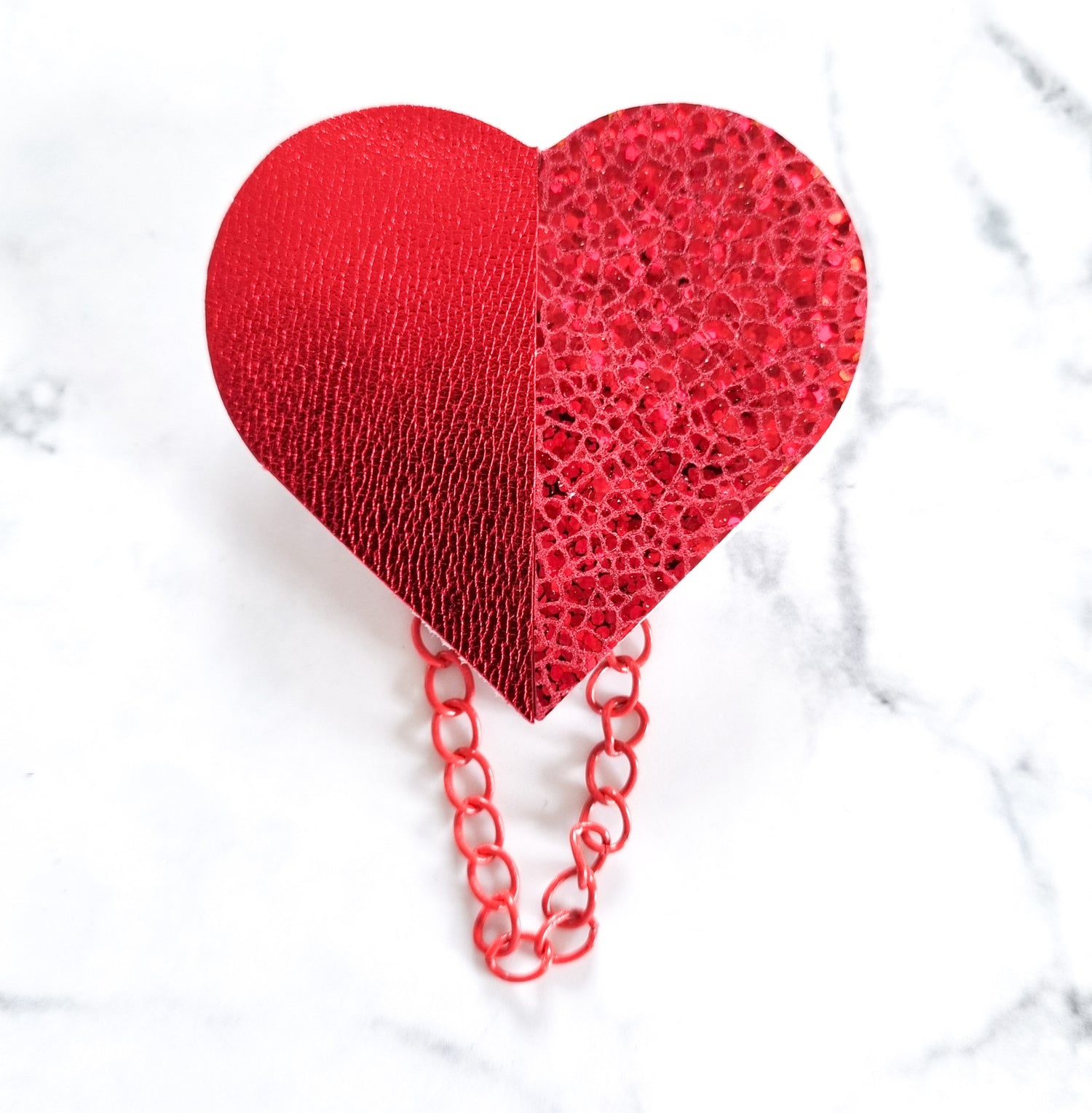 Nouvelle Zealande Chic Brooch - Heart Red