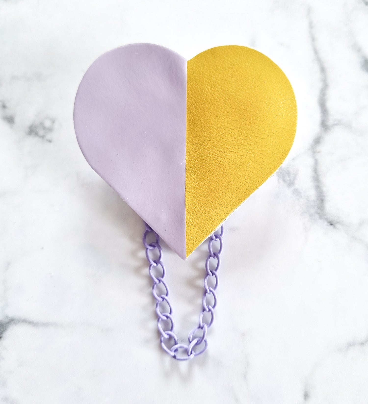 Nouvelle Zealande Chic Brooch - Heart Yellow Mauve