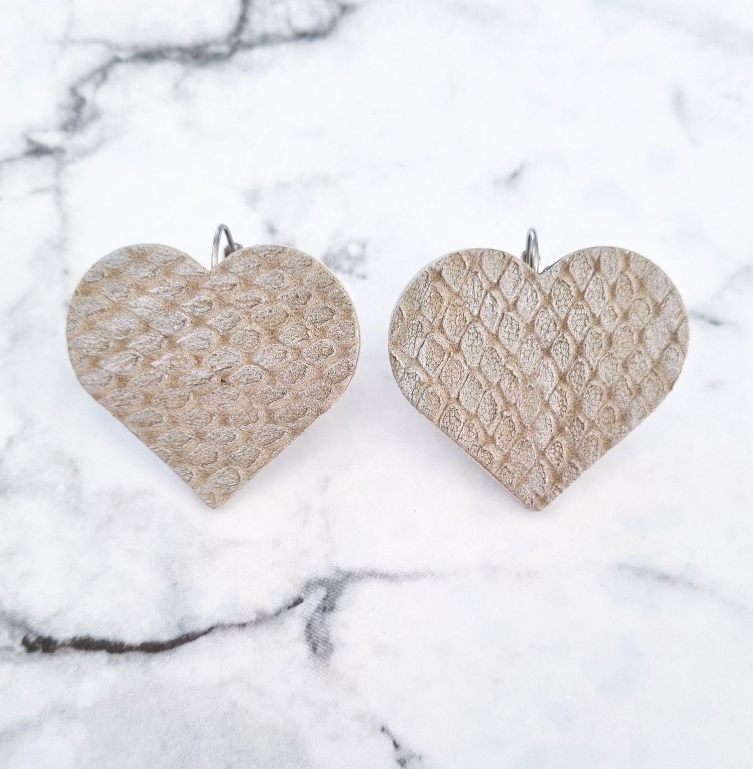 Nouvelle Zealande Chic Earrings - Large Heart Moss