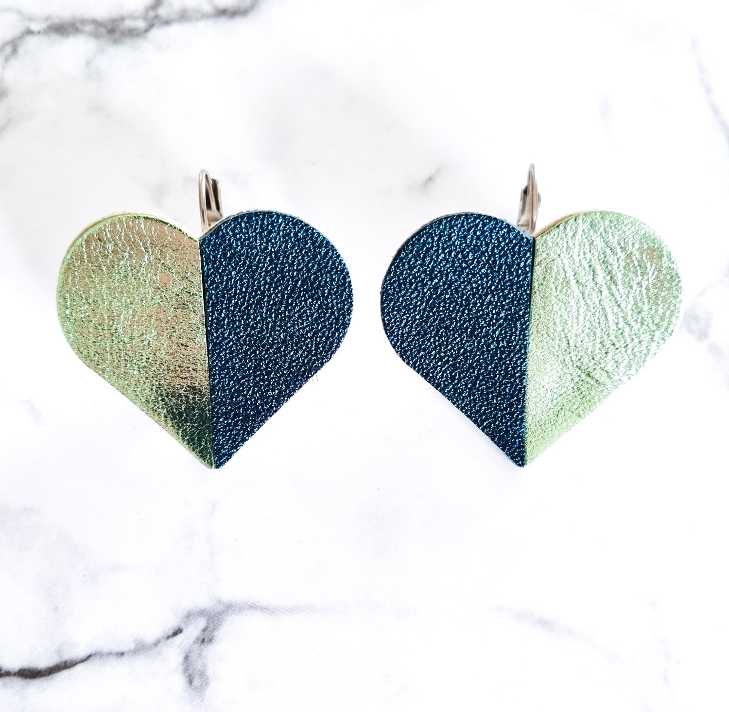 Nouvelle Zealande Chic Earrings - Large Heart Dark Green Shine