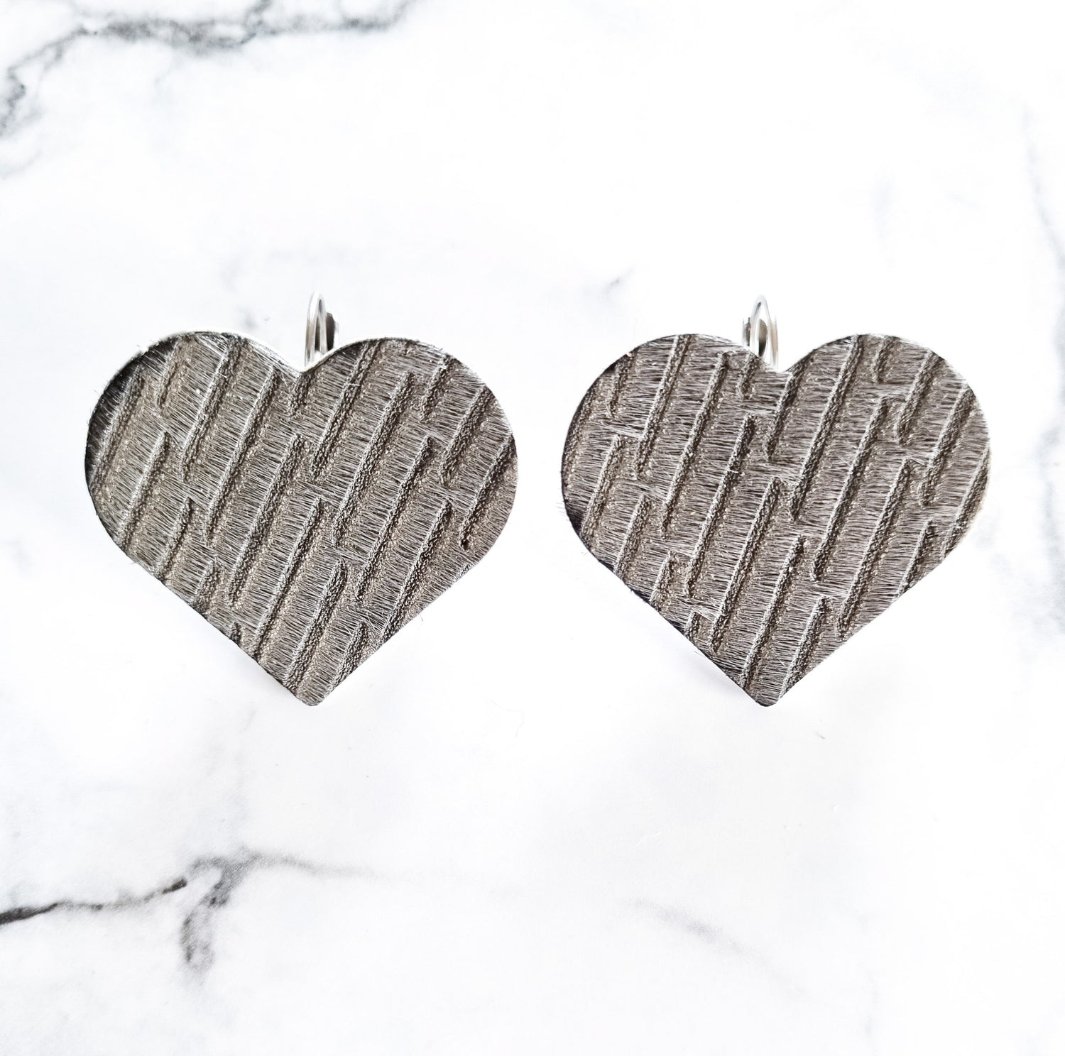 Nouvelle Zealande Chic Earrings - Large Heart Charcoal Texture