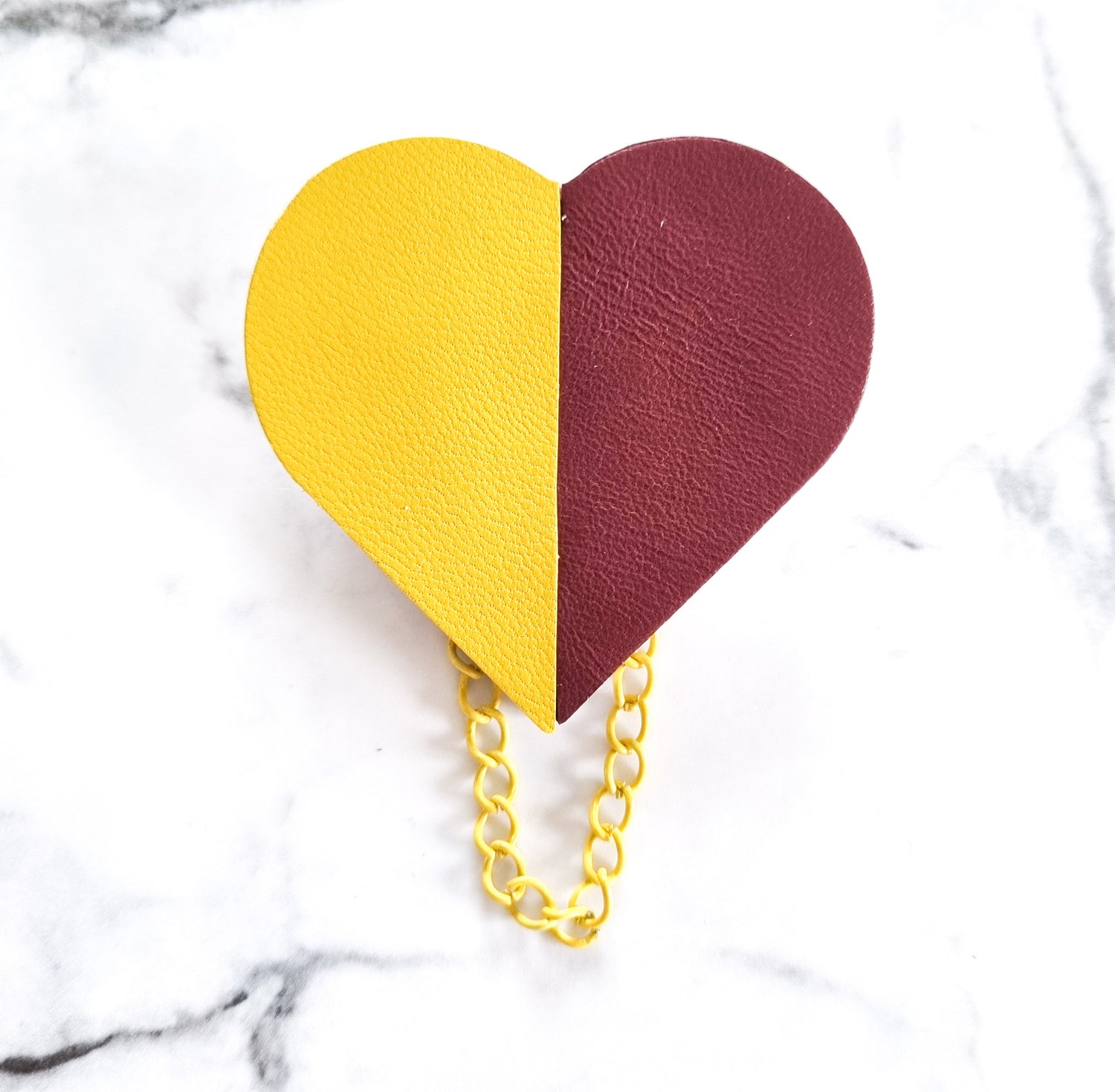 Nouvelle Zealande Chic Brooch - Heart Yellow Merlot