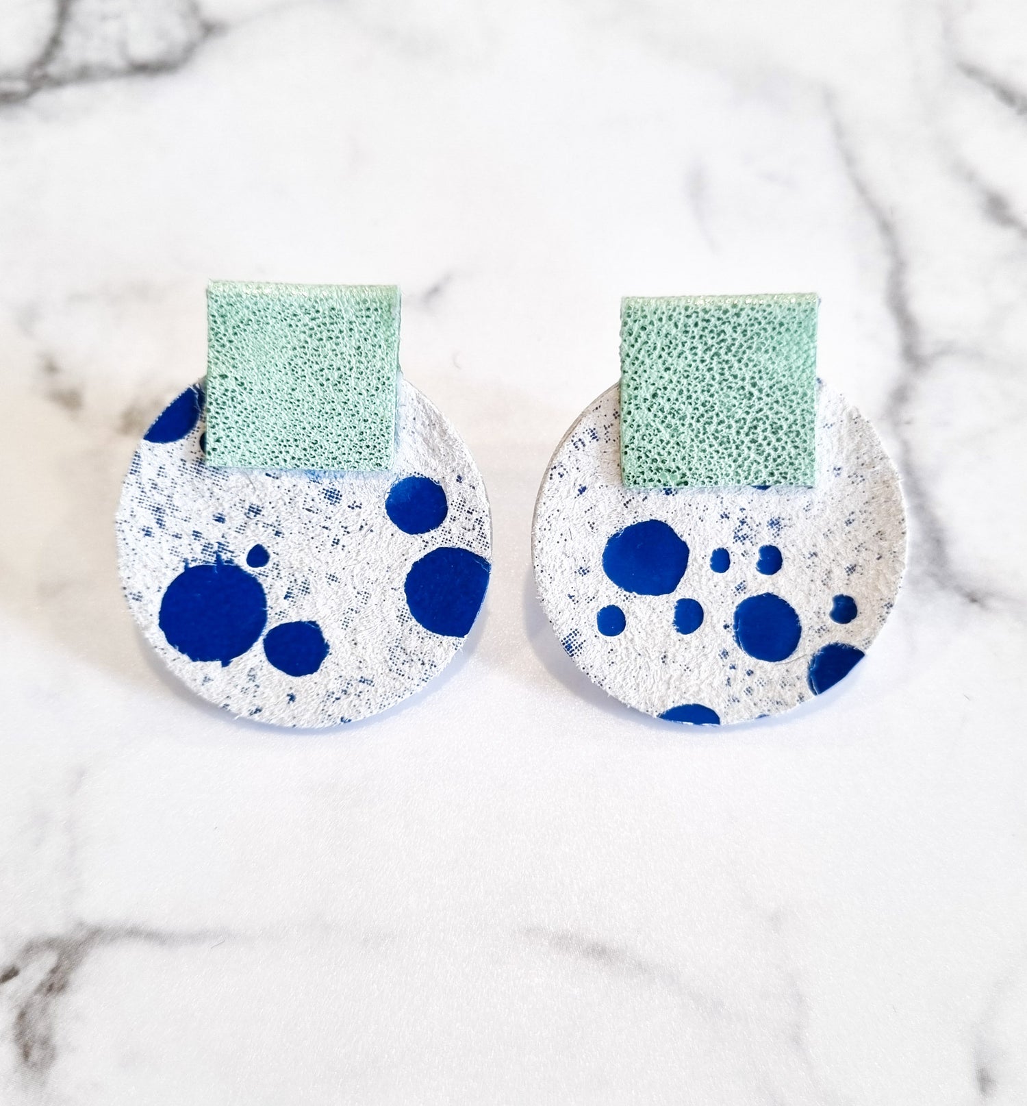 Nouvelle Zelande Chic Earrings - RDSQPBLDOTGRN