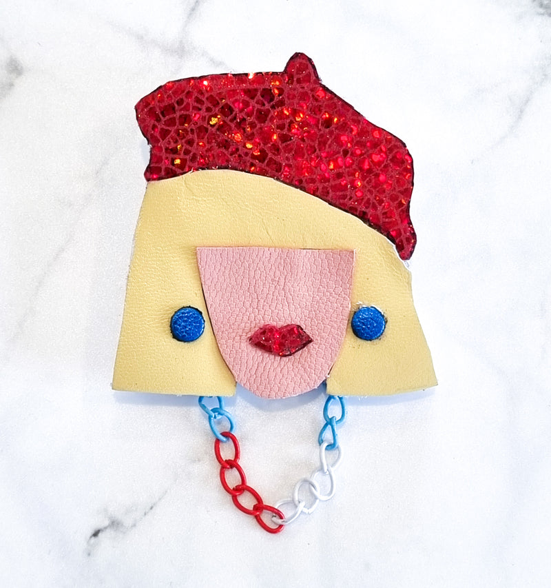 Nouvelle Zelande Chic Brooch - Blonde Beret FR