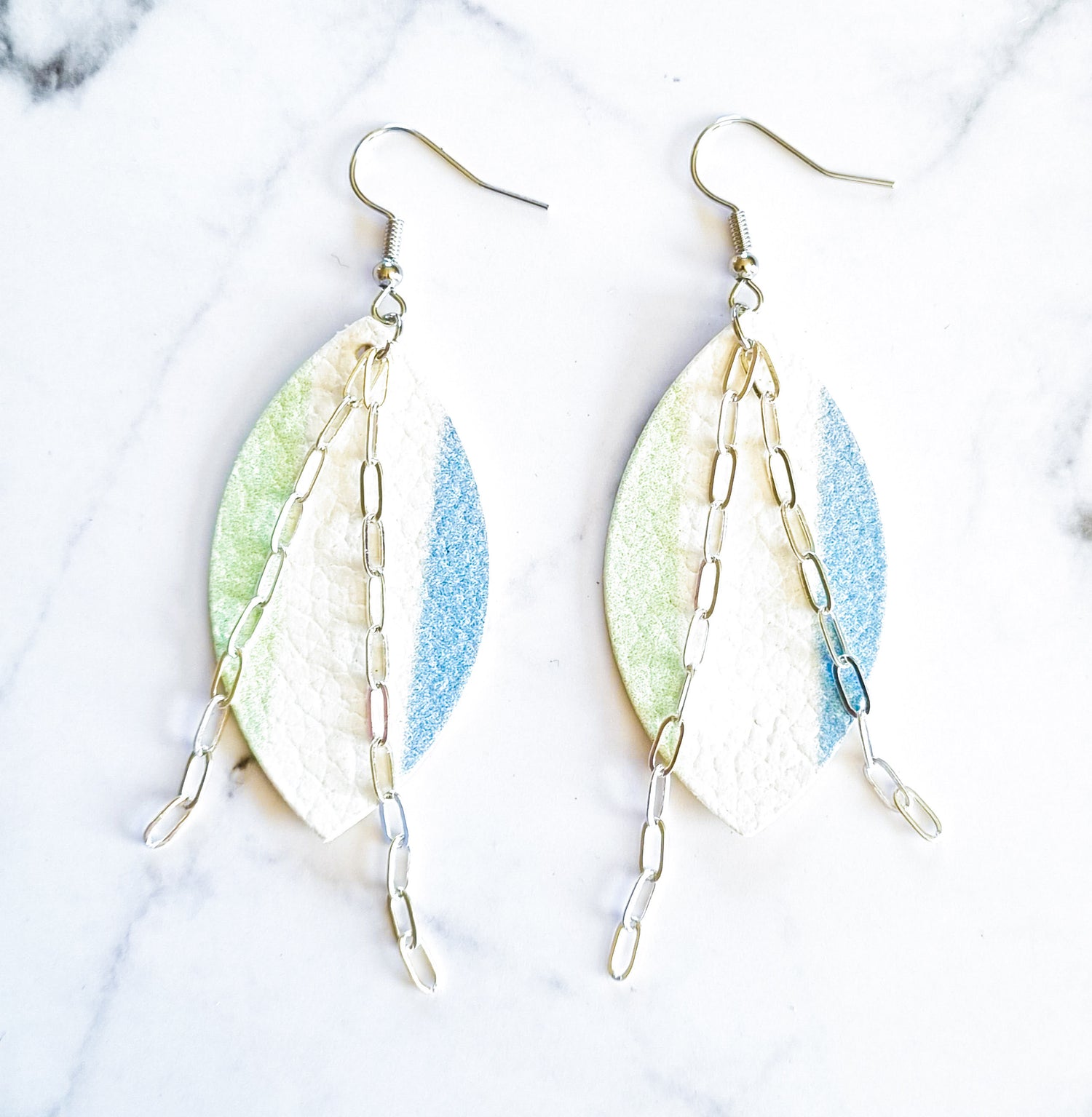 Nouvelle Zelande Chic Earrings - Oval Blue Stripe