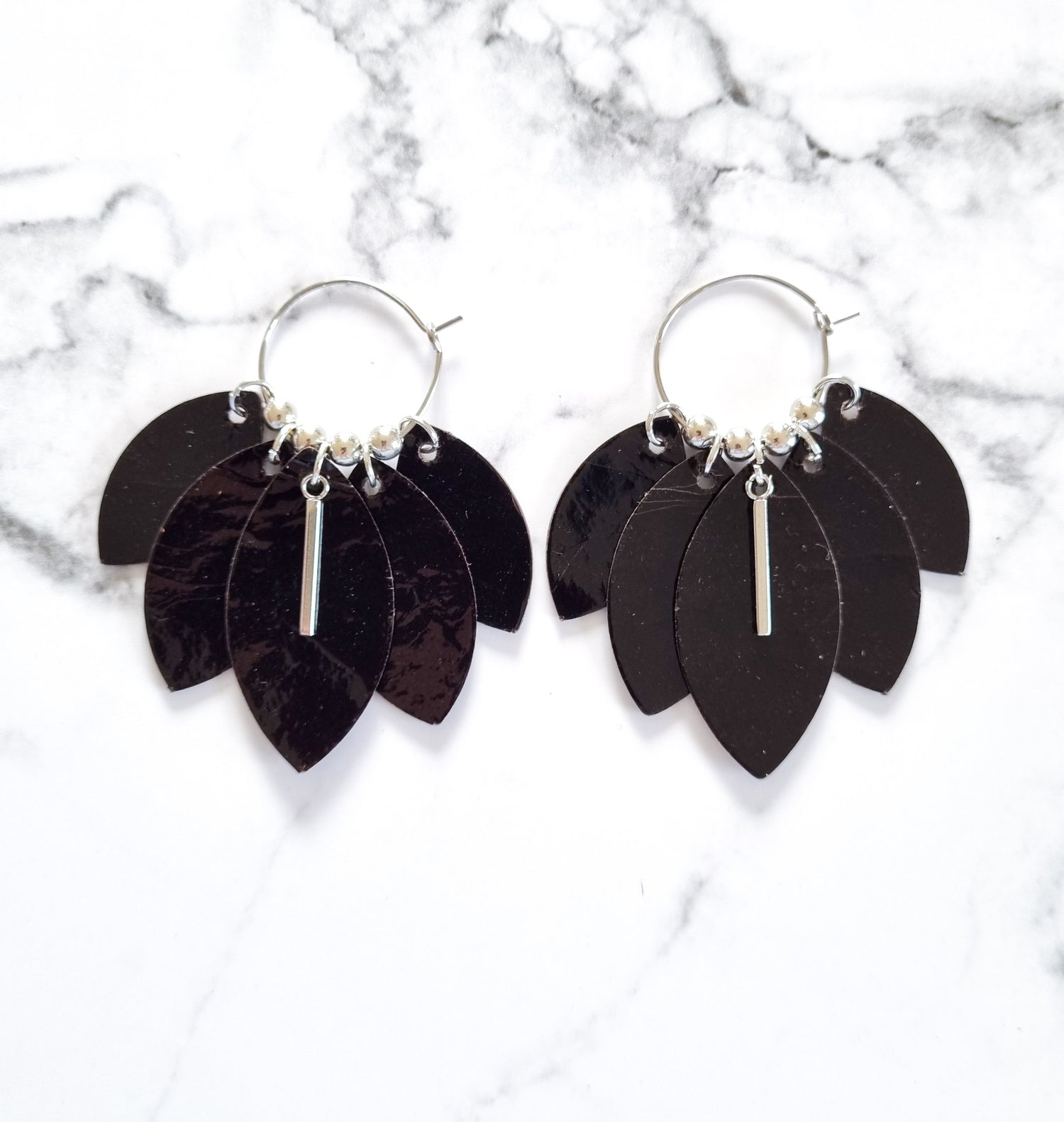 Nouvelle Zelande Chic Earrings - Multi Leaves Black Silver