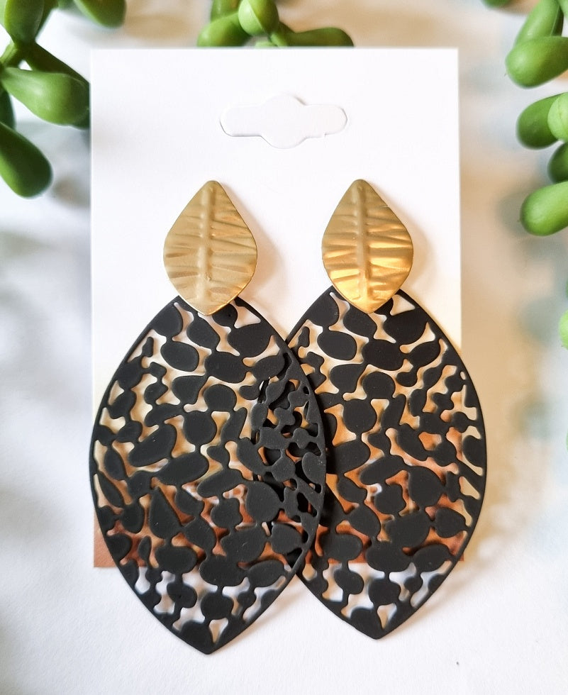Paris Contemporary Chic Filigree Leaf Earrings - Black - Gold