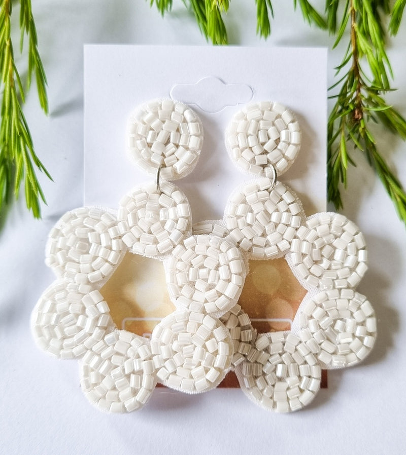 New York Earrings - Flower Drop - White